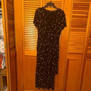 Chic Black Floral Midi Dress